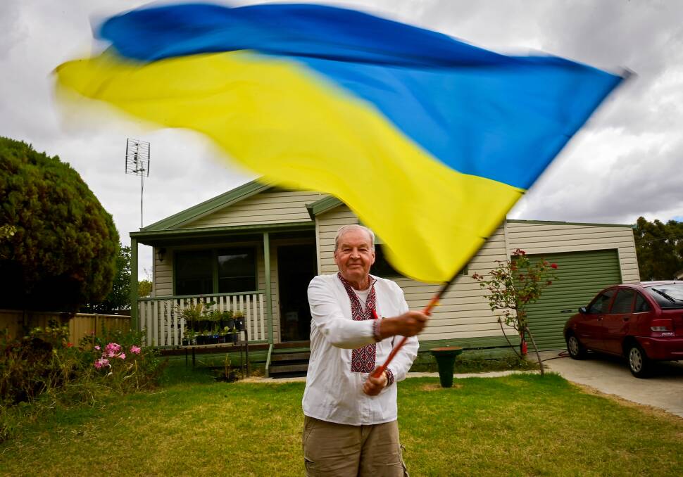 Ray Slywka flies Ukraine's flag. Picture by Brendan McCarthy