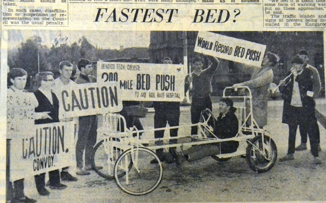 This record-attempting team refused to leave their bed. Image: BENDIGO ADVERTISER/BENDIGO REGIONAL ARCHIVES CENTRE