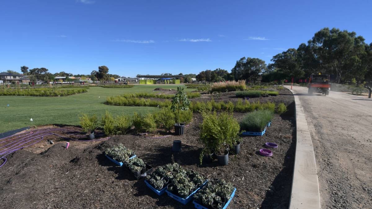 Why is there a gap in the Bendigo botanical gardens? | Your Say