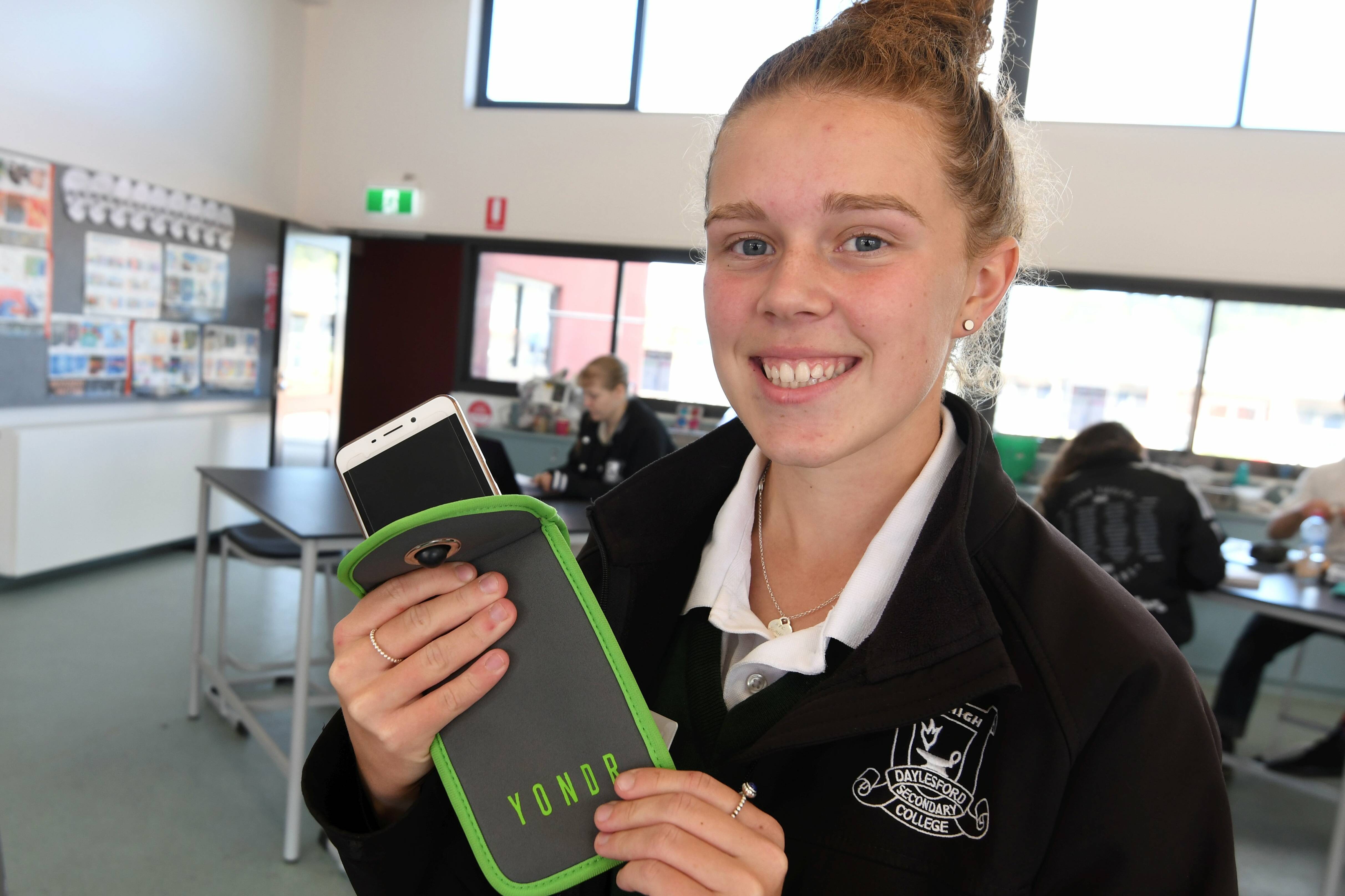 Daylesford students lock phones in Yondr pouches for a day, Bendigo  Advertiser
