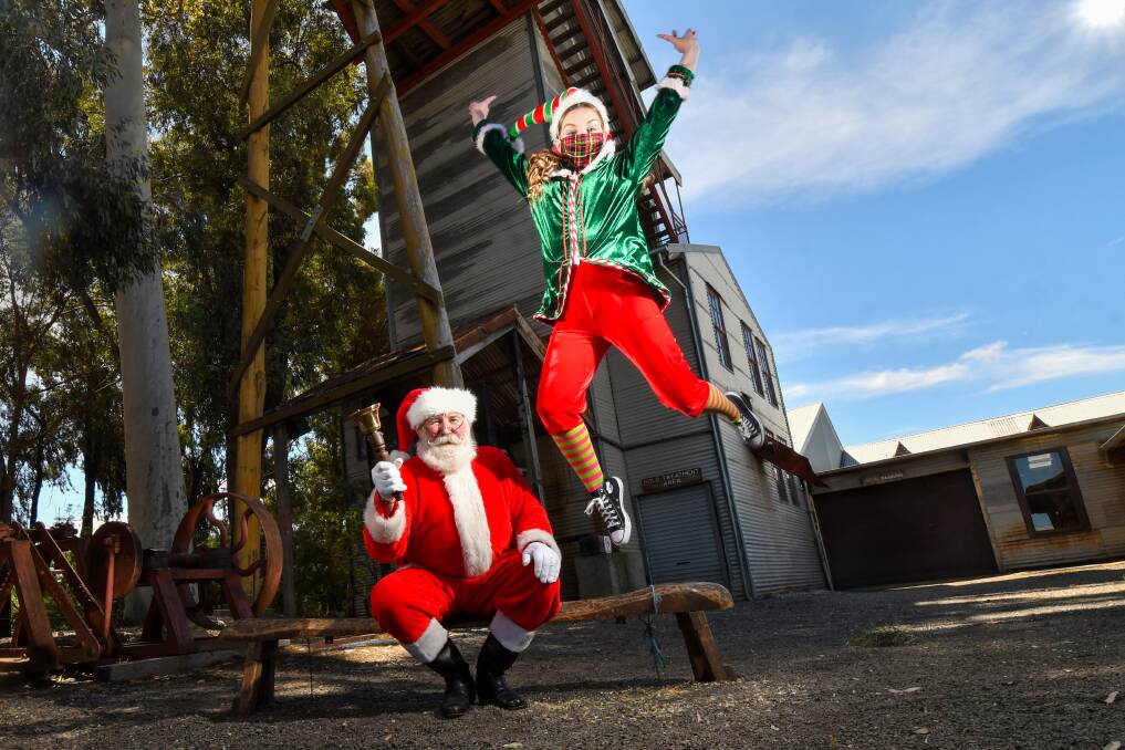 Santa and an elf at the Central Deborah Gold Mine in 2020. Picture by Darren Howe