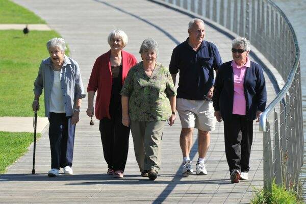  Ronnie Turner, Helen Grainger, Diane Heagney, Ken Dredge and Lorraine Hopgood are prepared for Wednesdays walk around Lake Weeroona to raise awareness about arthritis. Picture: Peter Weaving