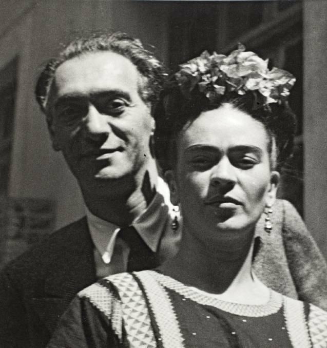 Picture: 1939 © Frida Kahlo Museum - Click the image our story.