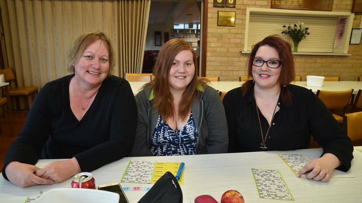Allison Kelly, Shay Howe and Zharlah McCurdy at Tuesday night bingo. Picture: BENDIGO ADVERTISER