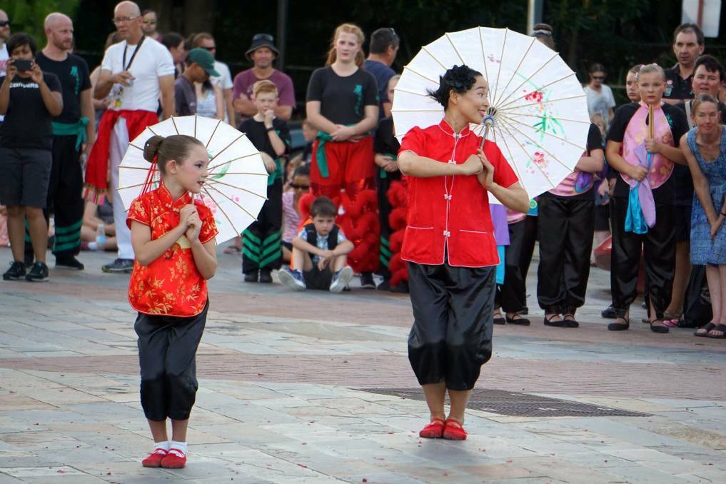 DANCING: Traditional Chinese performances. Picture: BENDIGO ADVERTISER