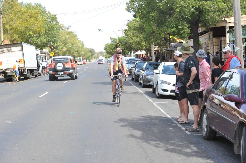 TOUR: Streets of Dunolly. Picture: NONI HYETT