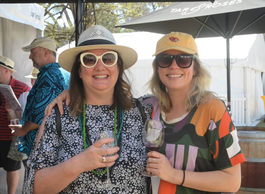 TASTING WINES: Karen Coghlan and Rachel Boagey at the Heathcote Food and Wine Festival in 2018. Picture: NONI HYETT