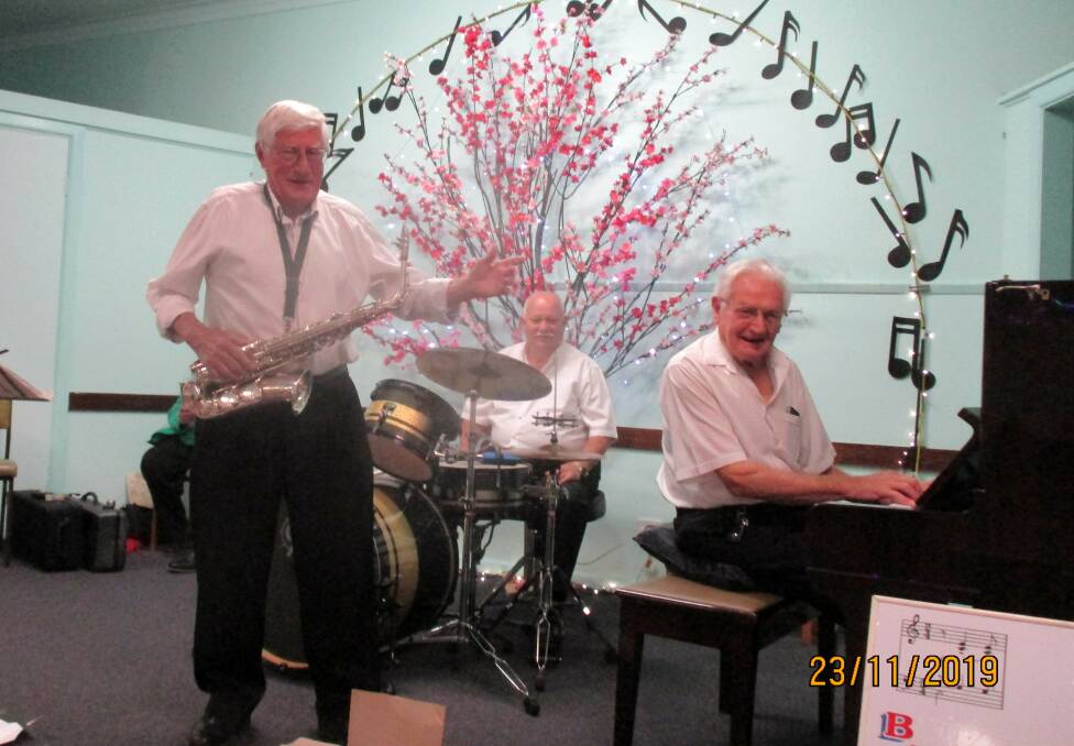 PERFORMING: The Spring Gully Dance Committee will feature music by Bit'N'Pieces with David Allen on guitar and vocals. Picture: SUPPLIED 