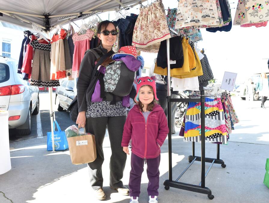 Trove market Michelle Jones with Catherine and Gracie in 2015. Photo: PETER WEAVING.