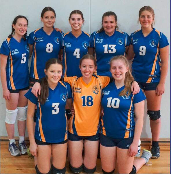 Bendigo Senior Secondary College's girl's volleyball squad.
