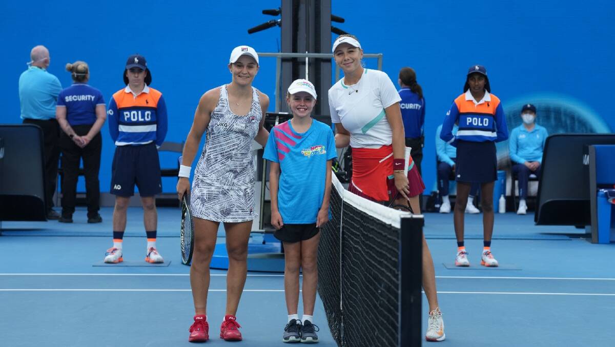 BARTY PARTY: Bendigo tennis junior Willow Kelly with Ash Barty and Amanda Anisimova prior to the round four women's singles clash at the 2022 Australian Open. Barty would go on to win the women's singles title over Danielle Collins 6-3 7-6 (7-2).