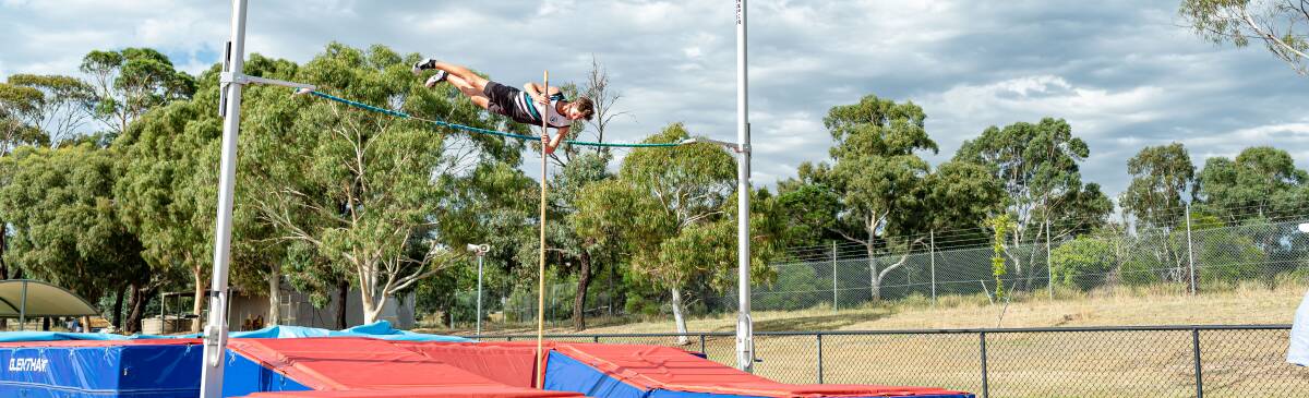 Rhys Hansen training ahead of the national track and field titles currently underway in Sydney. Picture: A.J. Taylor Images.