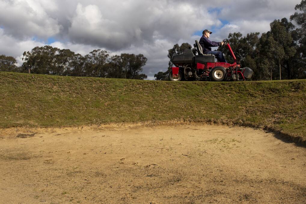 FINAL TOUCHES: Neangar Park GC superintendent Brendan Brown has been hard at work undertaking final preparations for the course which opens to players on Wednesday. Picture: DARREN HOWE