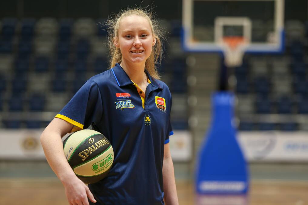 HOME TEAM: Bendigo native Piper Dunlop grew up watching the Spirit and continues her journey to the top in what marks her second season in the league. Picture: DARREN HOWE