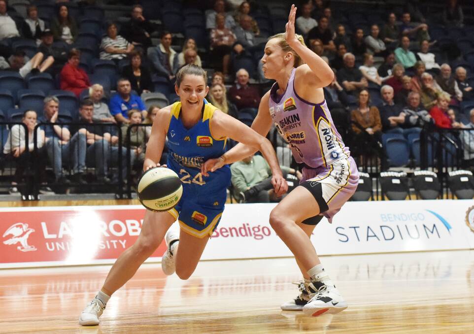 Tessa Lavey in action during Saturday's night game against the Melbourne Boomers. Picture: DARREN HOWE