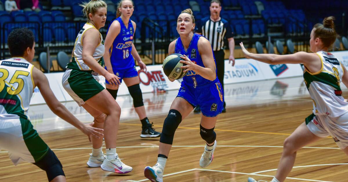 WORLD CLASS: South Australian Tess Madgen, who has experience at the highest levels of the game, returns to the Bendigo Braves for the 2022 NBL1 South conference season. Picture: BRENDAN McCARTHY