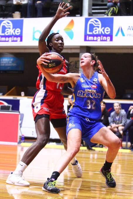 DOUBLE-DOUBLE: Bendigo Braves' Becca Tobin top scored with 23 points. Picture: NBL1