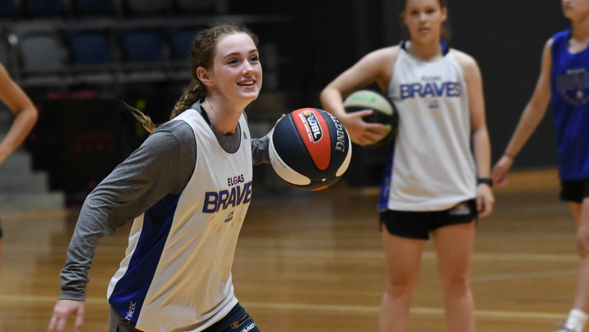 Braves player Eloise Siddall (Under-18 Girls Div 1) in action during one of the team's final training sessions before the Junior Country Championships begin on Saturday at the Red Energy Arena. Picture by Noni Hyett