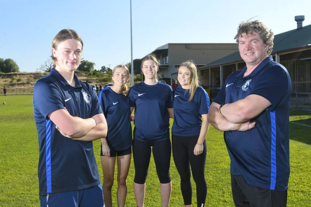 FAMILY AFFAIR: Five members of the Edlin family, coaches Jed and Bruce with sisters Carnie, Grace and Charli, are part of the FC Eaglehawk women's team for the 2020 BASL season. Picture: NONI HYETT