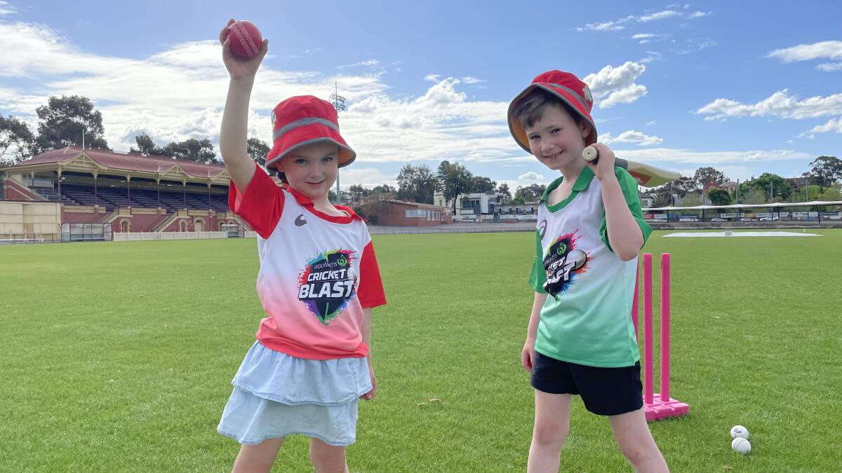 Billie Prowse and Jevan DeAraugo can't wait to get down to business in the Woolworths Cricket Blast program.