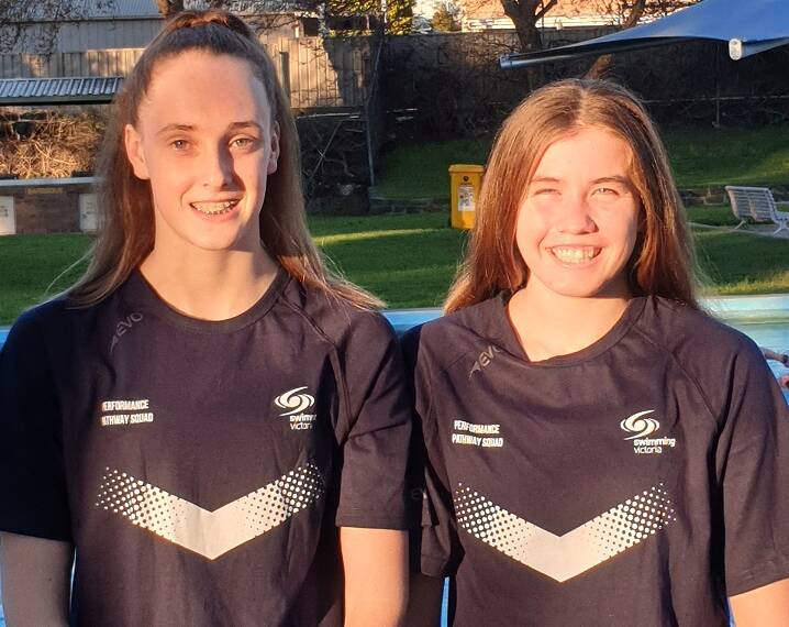 VIC TEAM: Bendigo East swimmers Layla Day and Emily Kearns are competing with the Victorian team at the 2019 Tri Meet in Wagga Wagga. Picture: SUPPLIED
