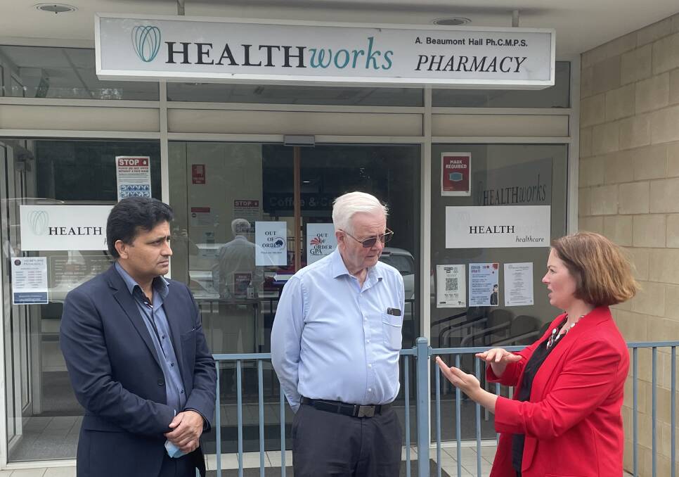 Healthworks Healthcare senior practice and finance manager Abdul Ali, Healthworks chief executive Alan Hall and Bendigo MP Lisa Chesters discuss the doctor shortage. Picture: CHRIS PEDLER 