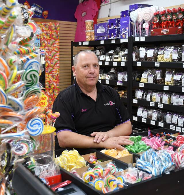 WARNING: Lollies2Go owner Geoff Williams is urging Bendigo business to be wary of a man coming in and asking for change. Picture: CHRIS PEDLER