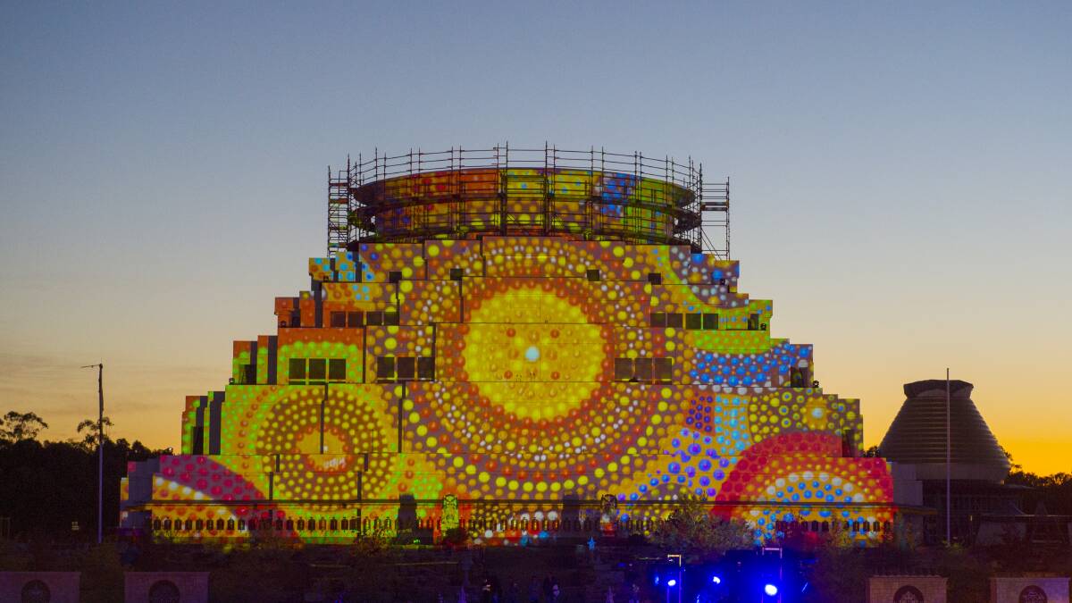 Bendigo's Great Stupa lights up for Illumin8 Bendigo Advertiser