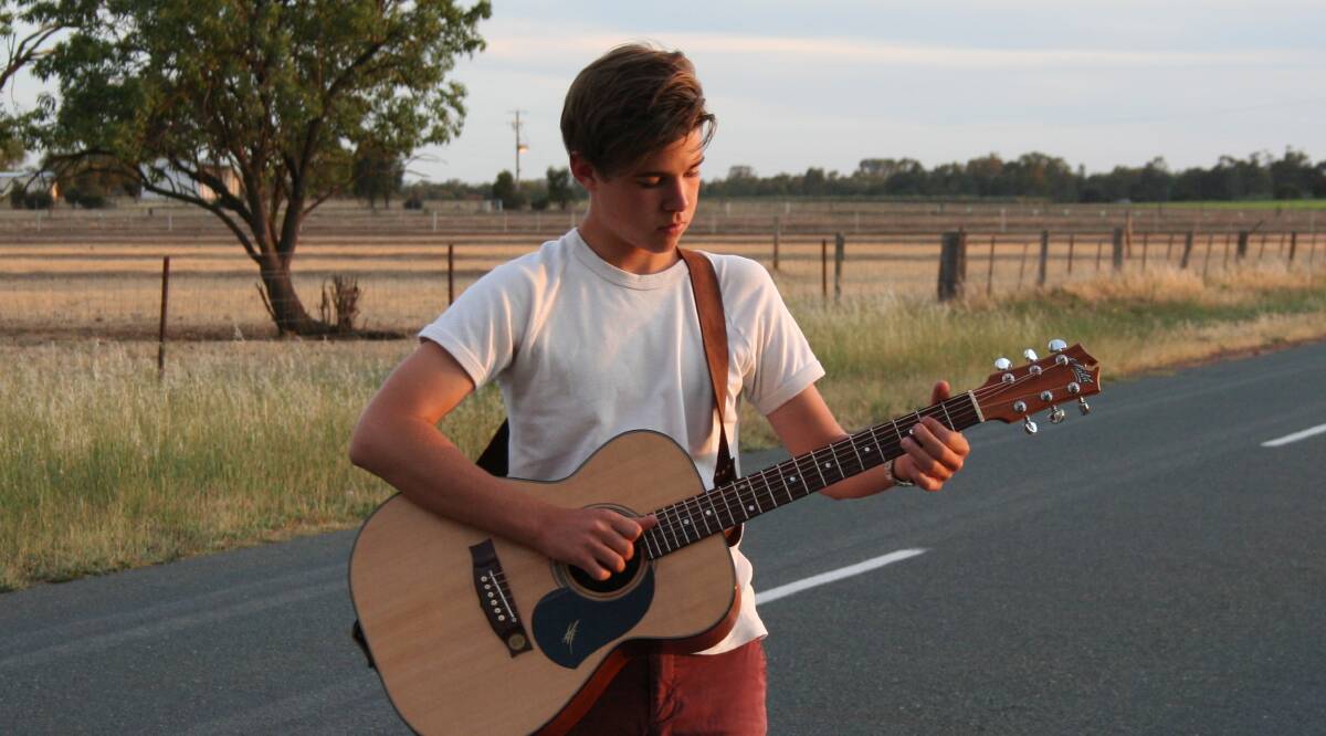SOLO PLAYER: Luke Harrington, 15, is playing a number of sets at the Easter Blues Bender in Bendigo this weekend. Picture: CONTRIBUTED