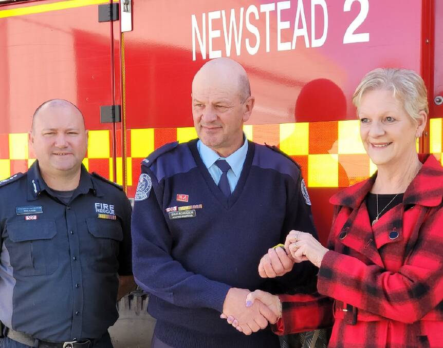 Newstead CFA gets the keys to a new tanker