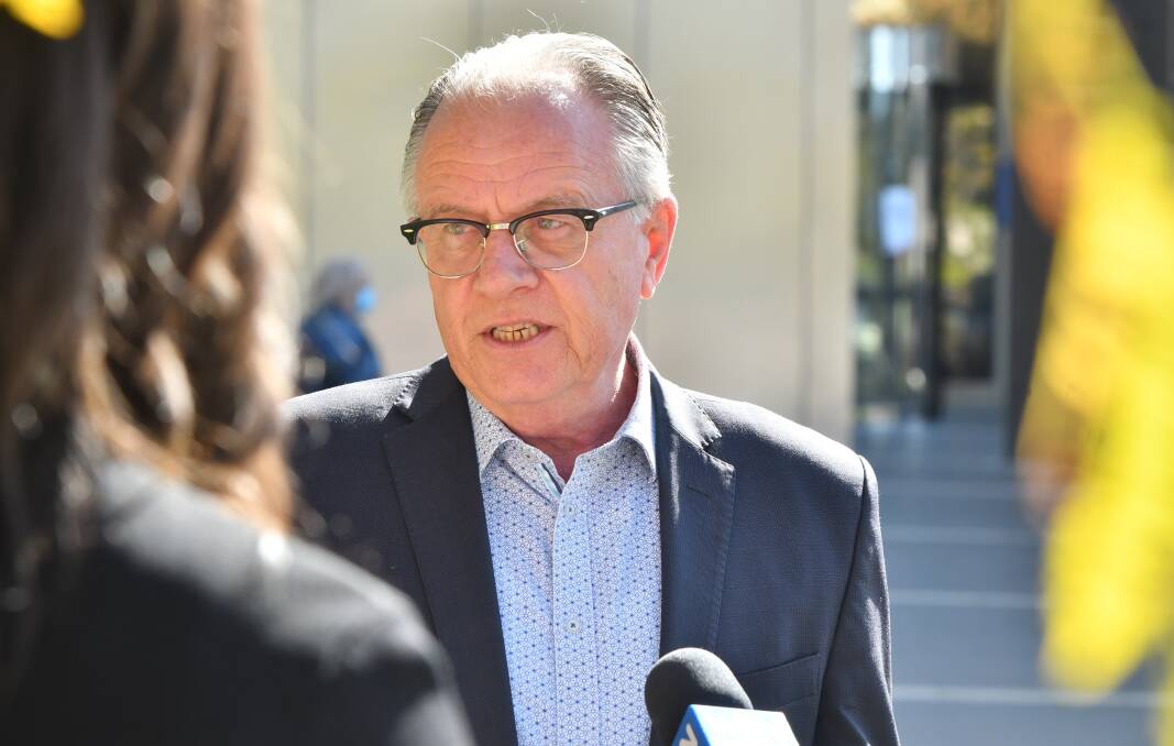 Bendigo Health chief executive Peter Faulkner has welcomed the five-year extension of the radiotherapy agreement with Peter Mac.