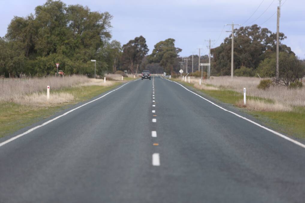 STUDY: A parliamentary inquiry has looked at VicRoads' management of country roads. Picture: GLENN DANIELS