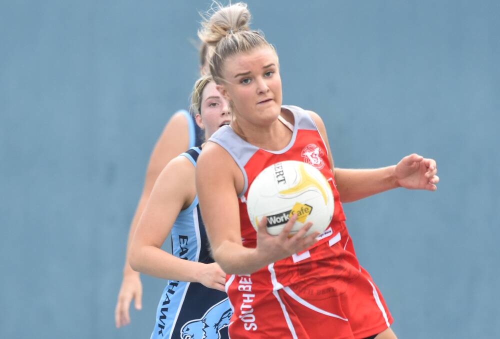 GUN RECRUIT: Chloe Gray was in top for form for her VNL club Southern Saints in Wednesday night's clash against City West Falcons. Picture: NONI HYETT