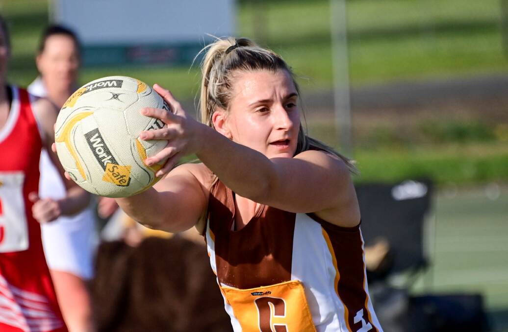 Midcourter Taylor Mann was best on court for Huntly in the Hawks' 12-goal victory over Lockington-Bamawm United last Saturday. File picture by Noni Hyett