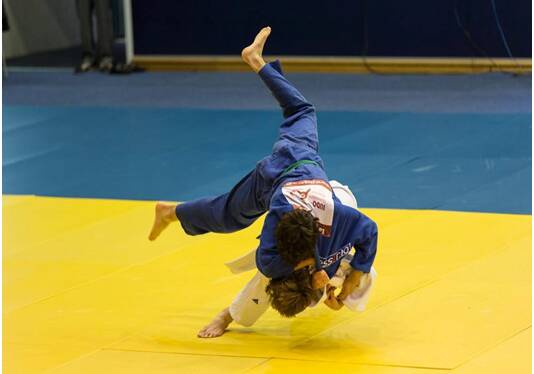 TAKING ON THE WORLD: Caine Stuart in action on the judo mat. The Bendigo teenager will head to Chile later this year for the Cadet World Championships.
