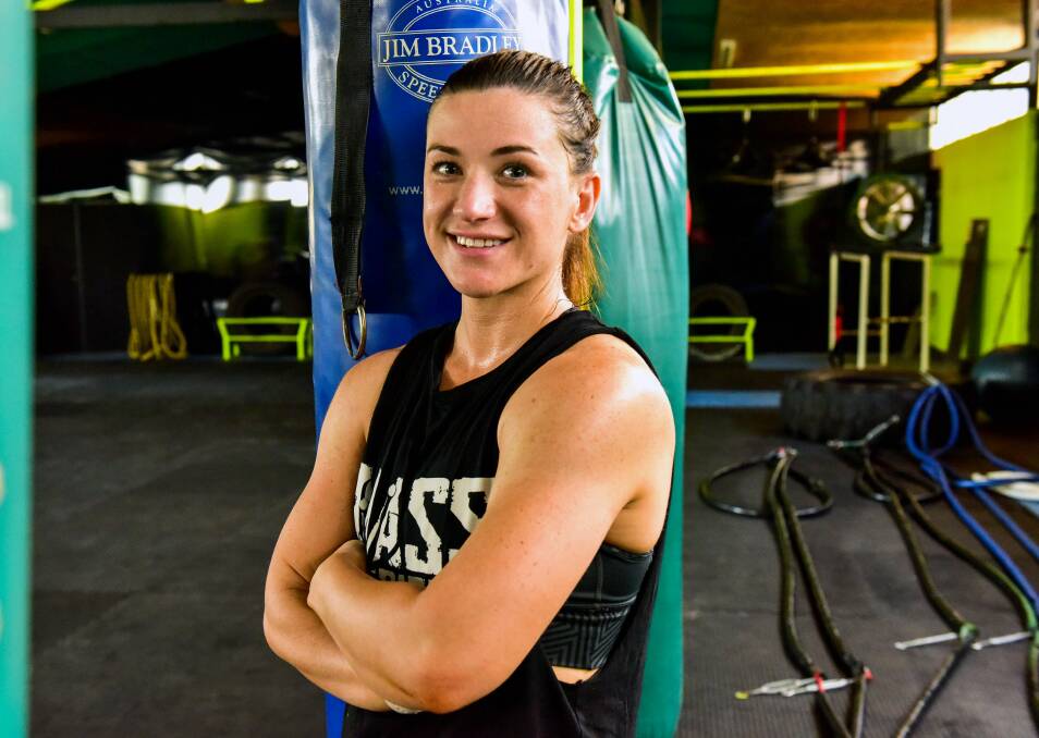 Lorrinda Webb in training at Flux Boxing and Yoga in Eaglehawk. The 30-year-old, from White Hills, will challenge Bianca 'Bam Bam' Elmir in Sydney on March 27 for the vacant World Boxing Foundation female featherweight title. Picture: BRENDAN McCARTHY