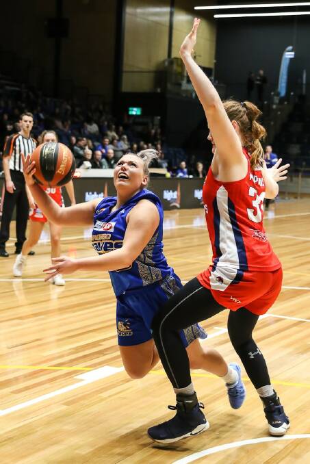 STEELY RESOLVE: Kara Tessari puts everything into this effort against Geelong Supercats in last weekend's SEABL semi-final win. The Braves play Kilsyth in Saturday night's preliminary final. Picture: CRAIG DILKS PHOTOGRAPHY