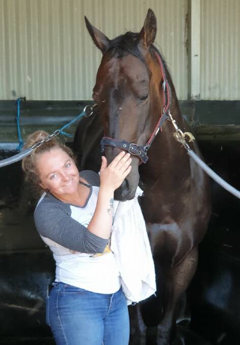 Jessie Philpot with Old Mate Ned on race morning. 