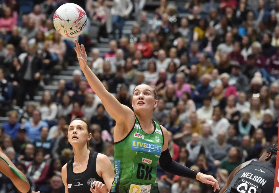 Courtney Bruce in action for West Coast Fever against Collingwood magpies last weekend at Bendigo Stadium. Picture: DARREN HOWE