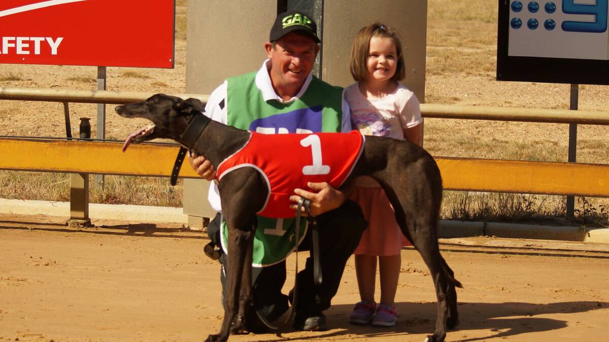 NEW PERSPECTIVE: Scott Manning with his youngest daughter Amelia and New Apollo after a win at Bendigo. Picture: AMBER MANNING 