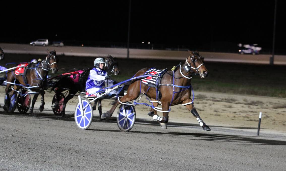 Ellen Tormey steers Duke Of Dundee to an emphatic win in the Hygain Northern Region Championship Final at Swan Hill on Thursday night. Picture: CHARLI MASOTTI PHOTOGRAPHY