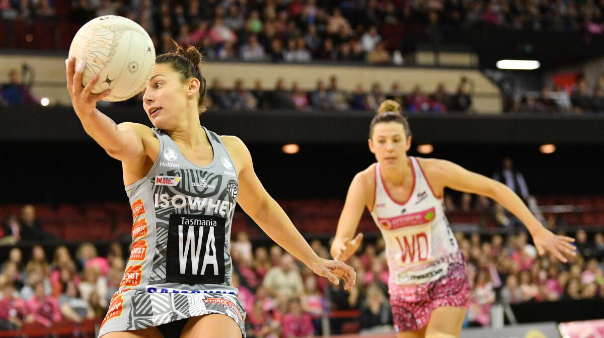Magpies’ Madi Robinson  and Adelaide Thunderbirds’ Fiona Fowler are pictured during last season’s round 10 clash at the Adelaide Entertainment Centre. Picture: AAP IMAGE/DAVID MARIUZ. 