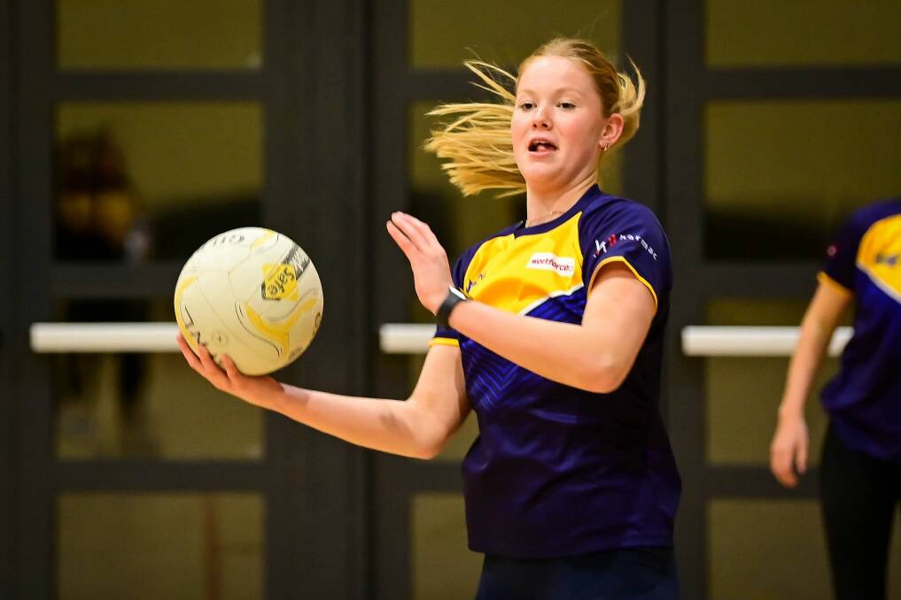 South Bendigo's Maggie Burke will captain the BFNL's 17-and-under team at this weekend's Netball Association Association Champioinships in Melbourne. Picture: BRENDAN McCARTHY