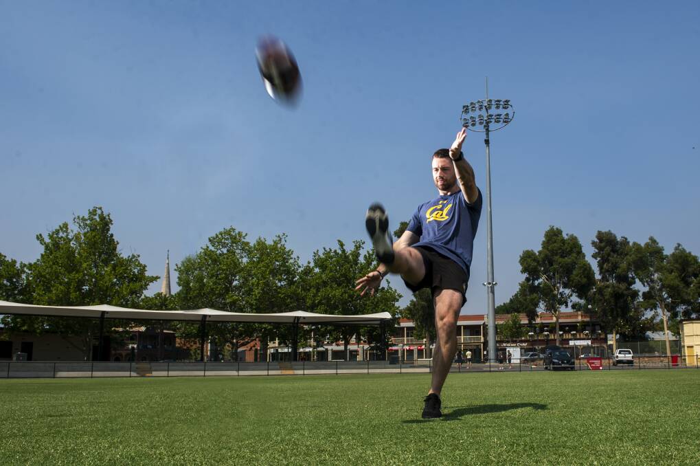 Jamieson Sheahan shows the style that has earned him a college football gig at the University of California, Berkeley. Picture: DARREN HOWE