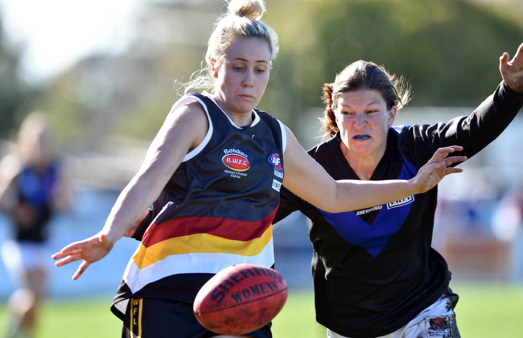 ON A ROLL: Elise Strachan shows poise under pressure against Melbourne University. The Thunder's round nine game has been switched to Harry Trott Oval.