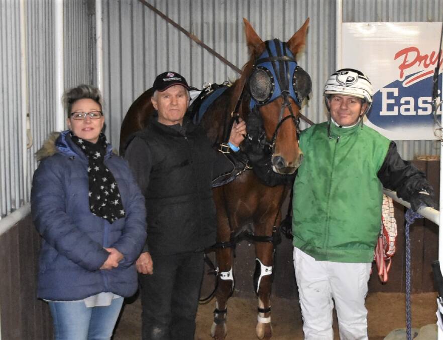 Frank Barac and daughter Yvette with Madam Reactor and winning driver Rod Lakey. Picture: CLAIRE WESTON PHOTOGRAPHY