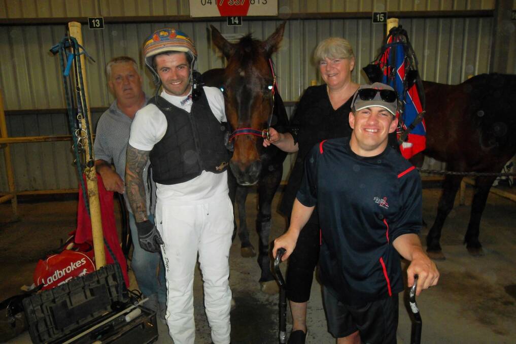 The Keith Cotchin (back left) trained Karlos returned to the winner's list at Shepparton on Wednesday night. Picture: SHEPPARTON HARNESS RACING CLUB