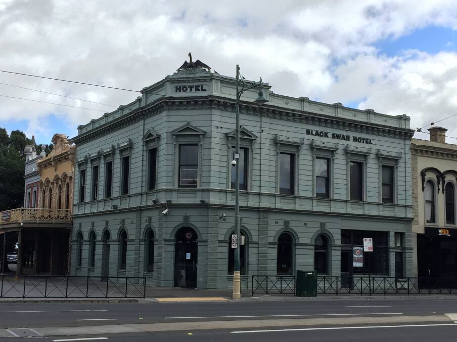 CLOSING TIME: The Black Swan Hotel shut its doors on Sunday after 17 years in Bendigo.   