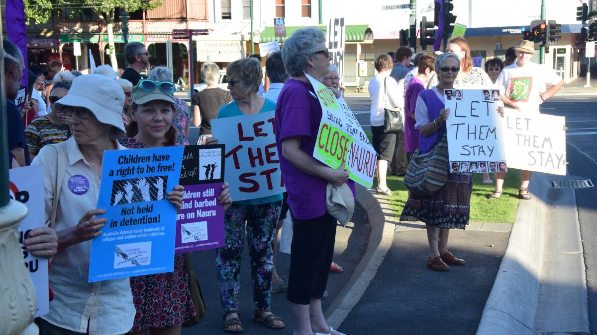Protesters rally again for asylum seeker rights