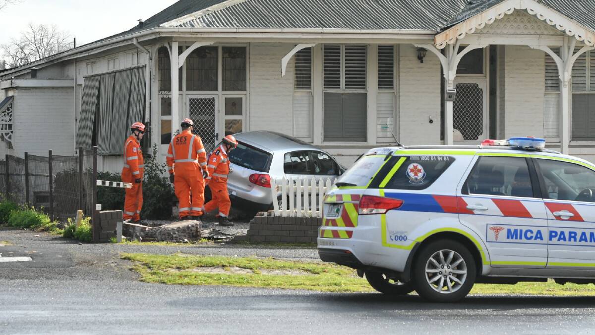 SES and Ambulance Victoria were on the scene of an incident in central Bendigo on Sunday morning. Picture: NONI HYETT 
